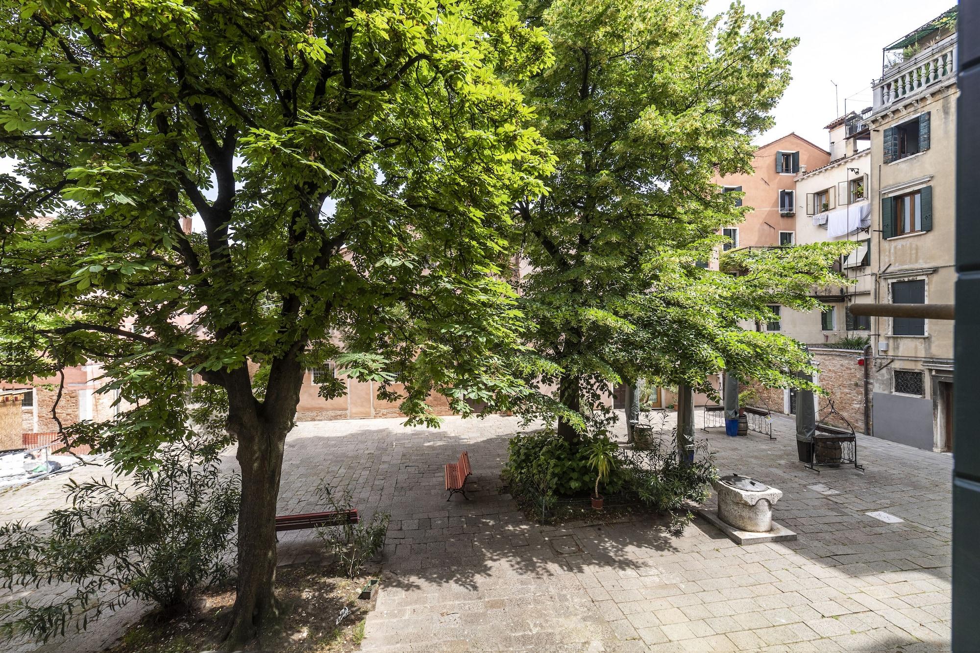 A Tribute To Music Residenza Hotel Venice Exterior photo