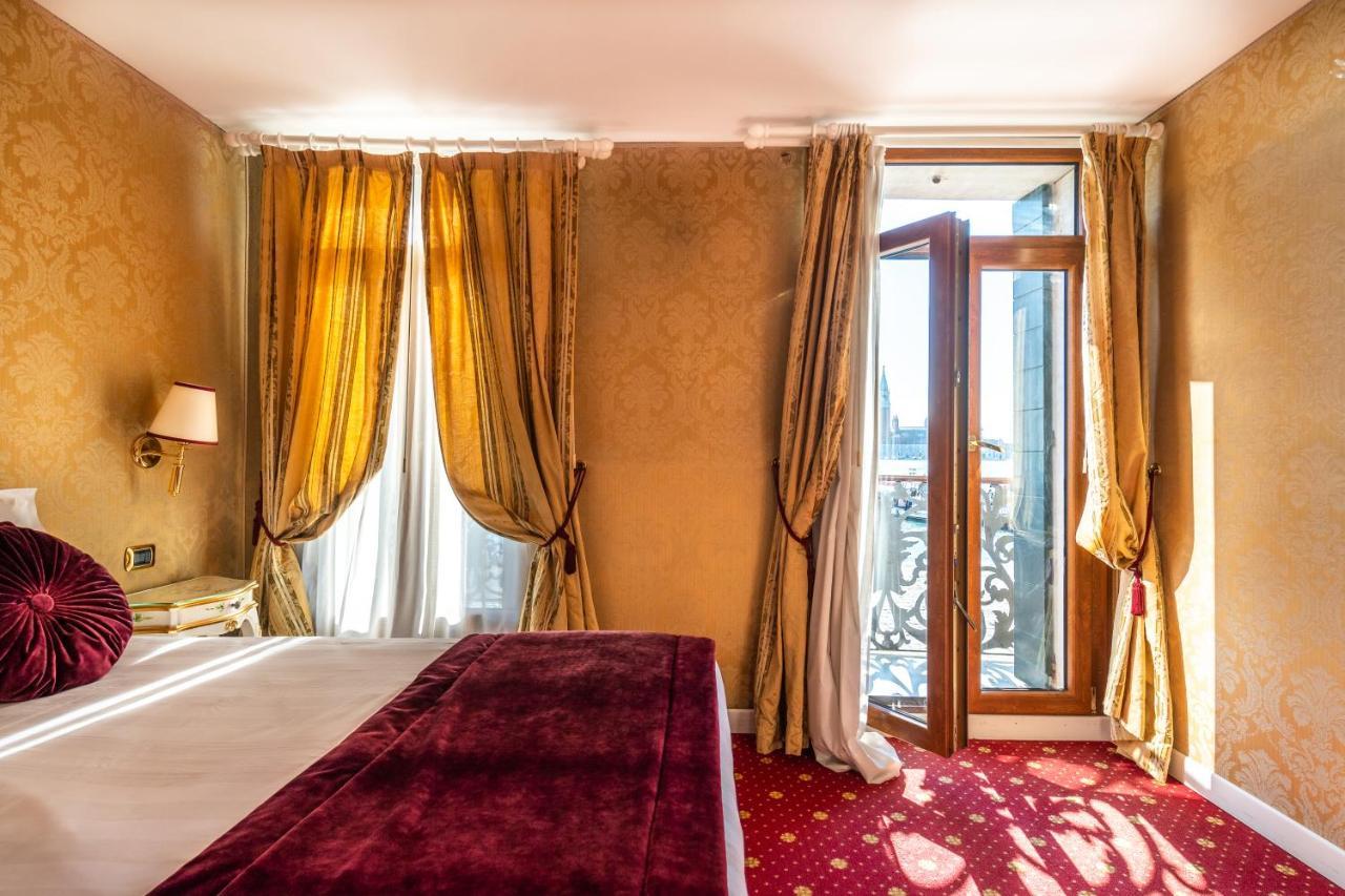 A Tribute To Music Residenza Hotel Venice Exterior photo